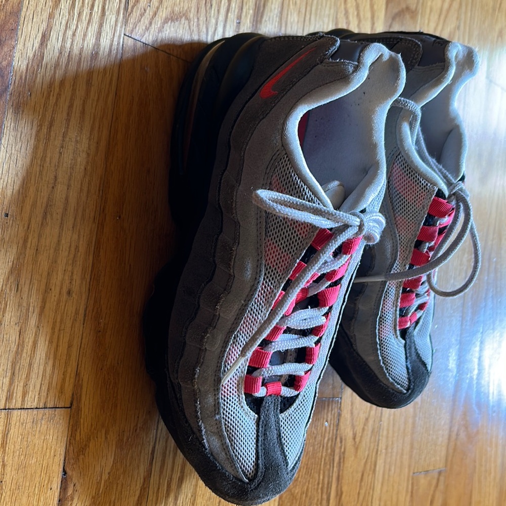 Hot Pink and grey Nike Air Max 95